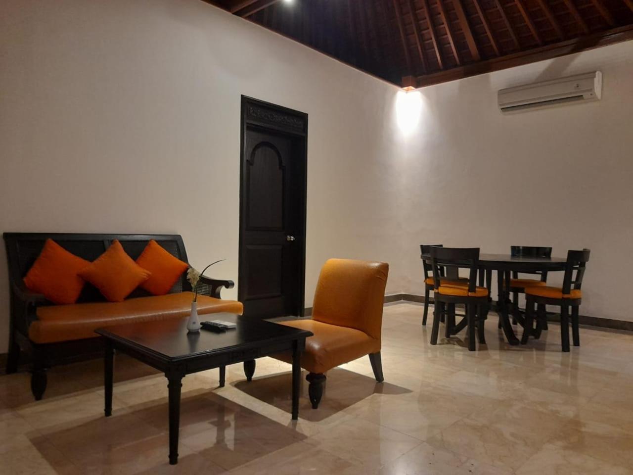 The Royal Beach Seminyak  Luaran gambar