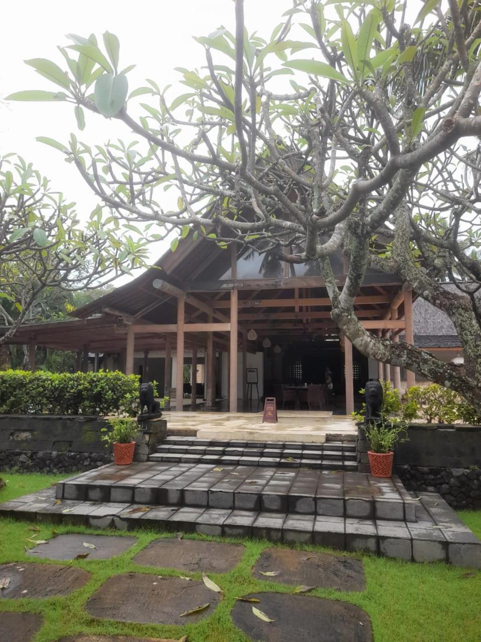 The Royal Beach Seminyak  Luaran gambar